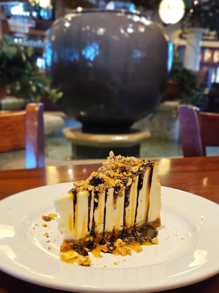 Decadence in every bite🐢🍰✨