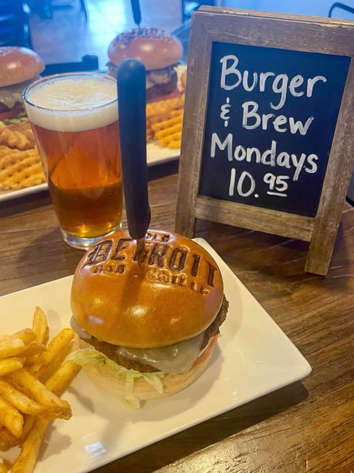 🍔 **Burger & Brew Mondays!**