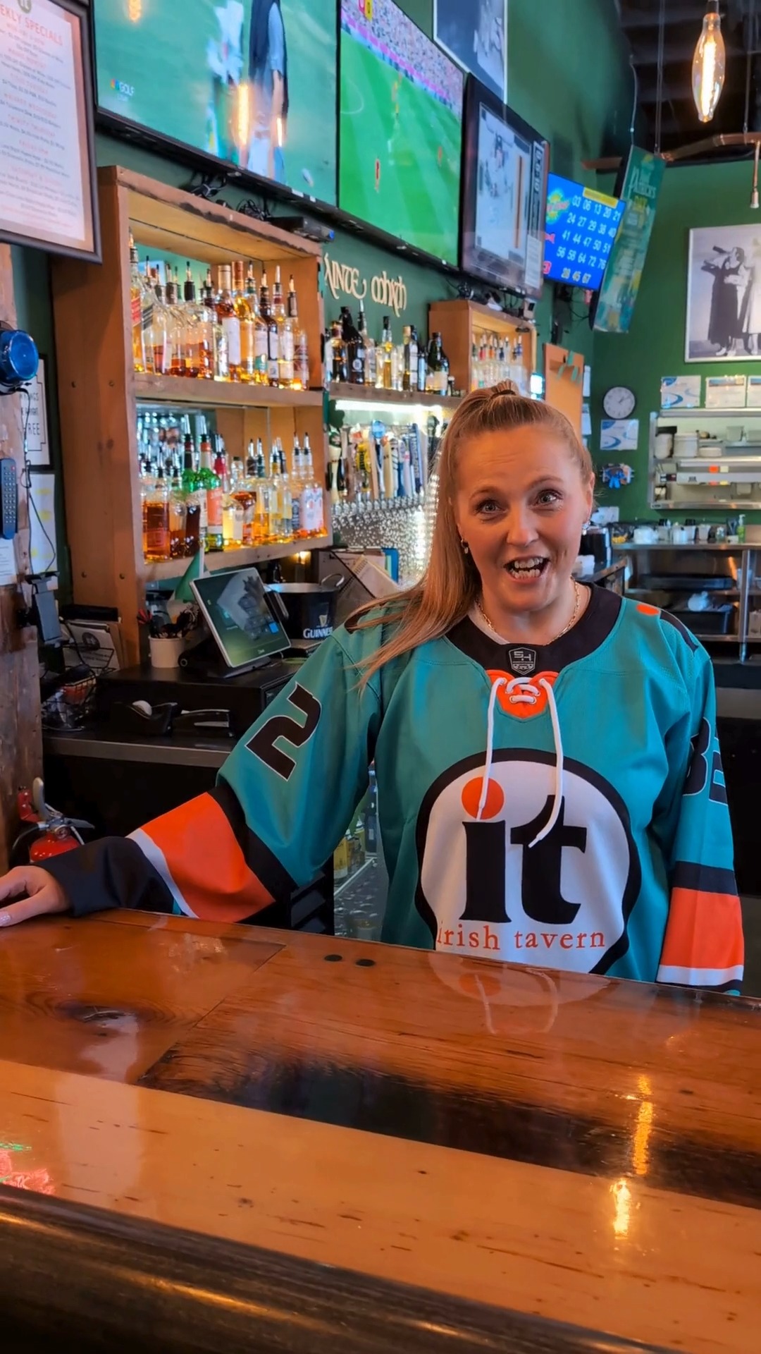 MANIC MONDAY AT THE IRISH TAVERN