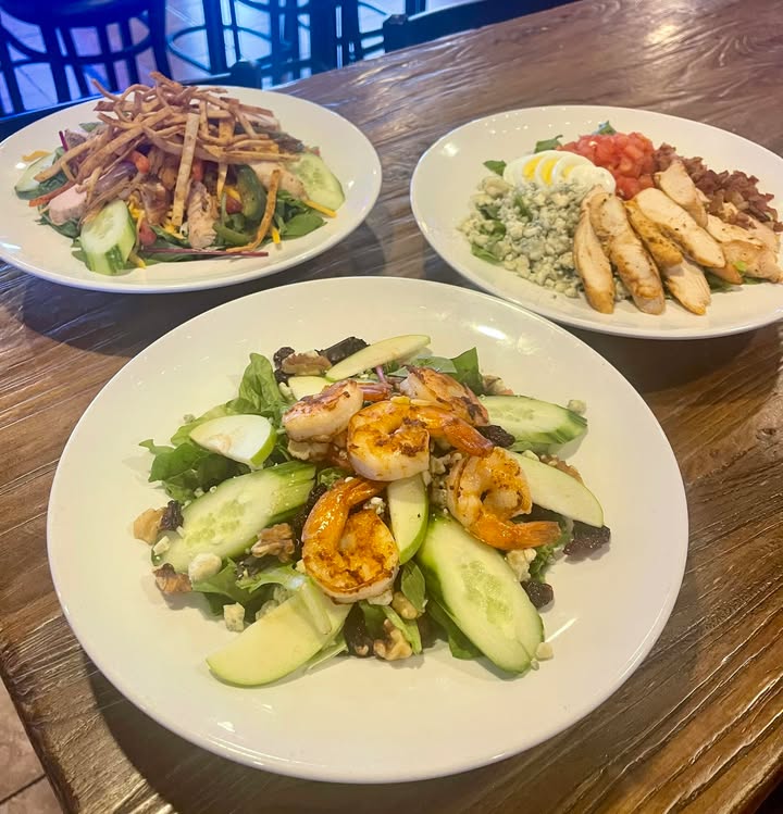 🥗 **Thursday Salad Special!** 🌟